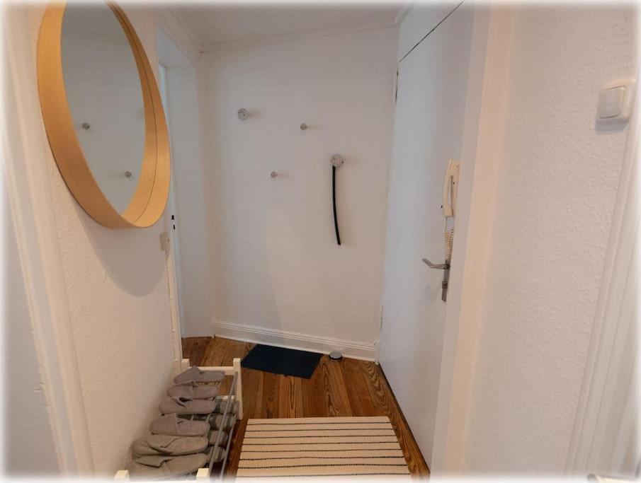 קיל Gemuetlich - 2 Zimmer-Altbau, 24H Check-In מראה חיצוני תמונה