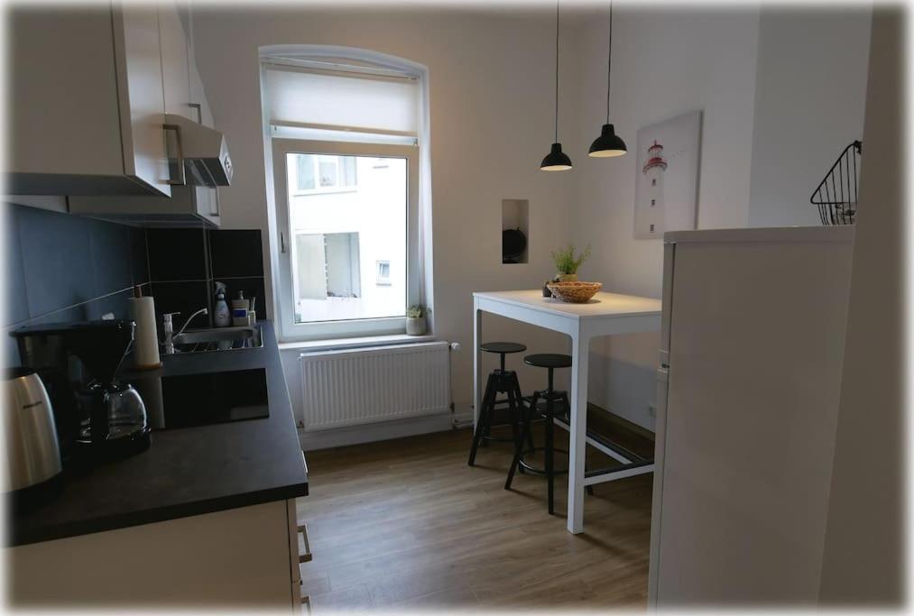 קיל Gemuetlich - 2 Zimmer-Altbau, 24H Check-In מראה חיצוני תמונה