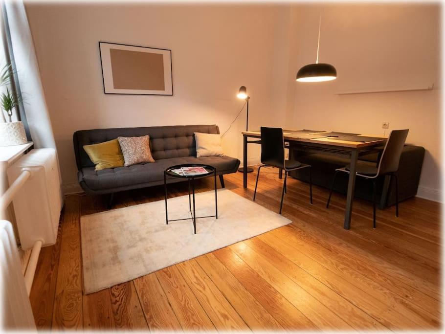 קיל Gemuetlich - 2 Zimmer-Altbau, 24H Check-In מראה חיצוני תמונה